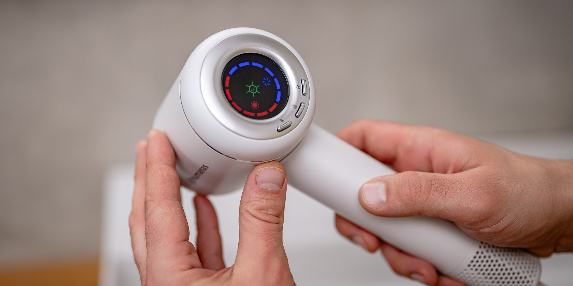 Suszarka do włosów z funkcją jonizowania Humanas AirTouch HD-AT06 - biała